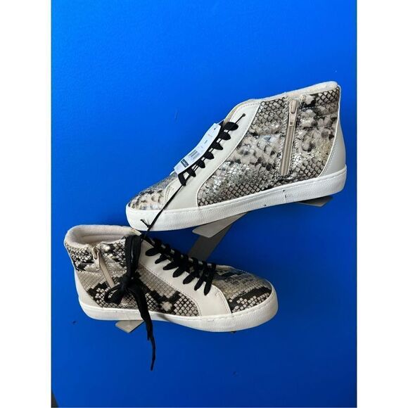 Time And Tru Women's Size 9 Memory Foam Snake Print Sneaker Shoes Nice - Picture 2 of 6